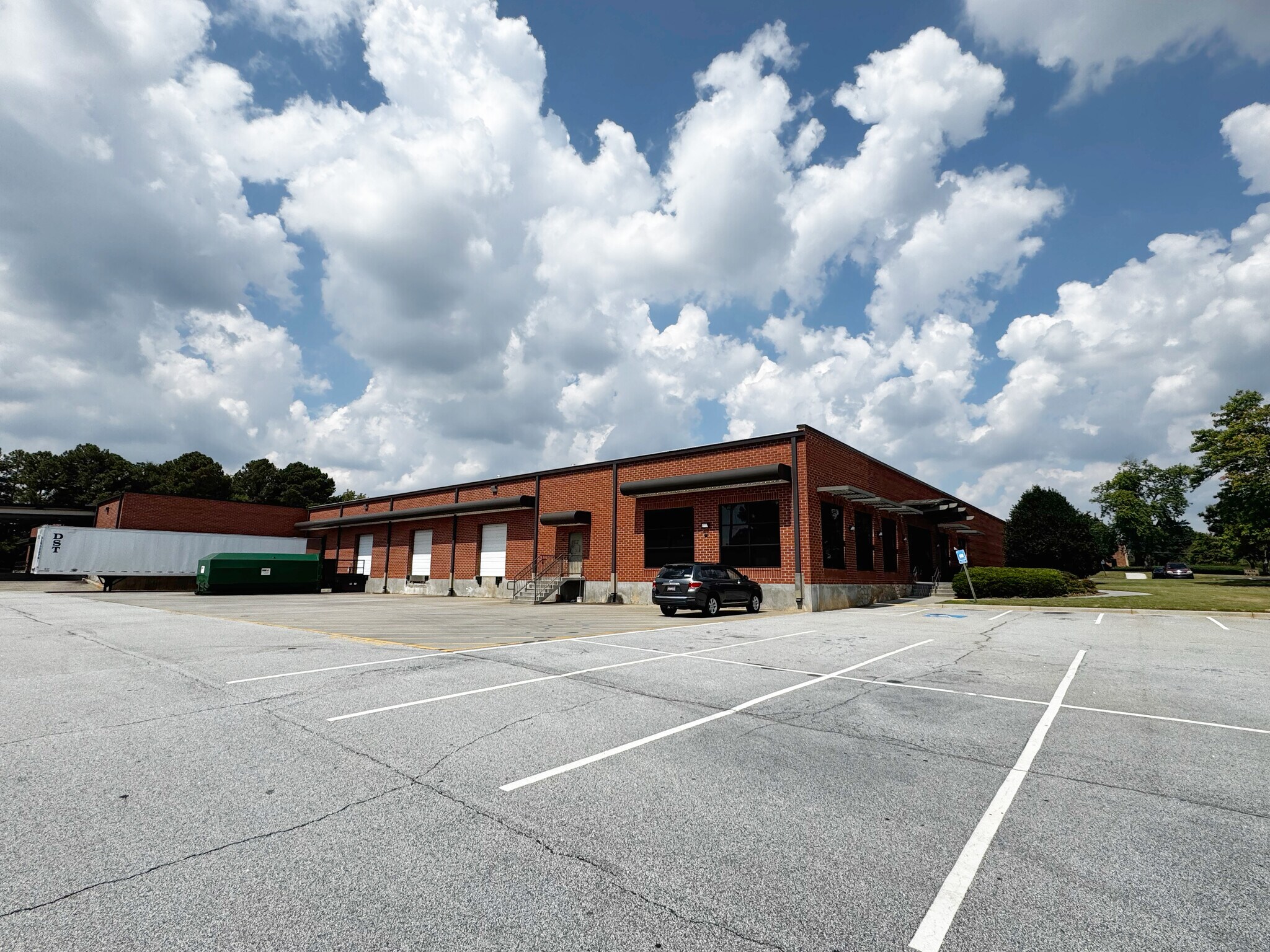 1548 Stone Ridge Dr, Stone Mountain, GA for lease Building Photo- Image 1 of 8