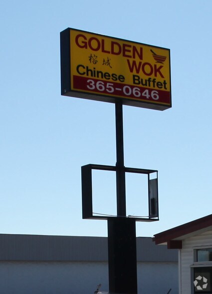 816 E Admiral Doyle Dr, New Iberia, LA à vendre - Photo du bâtiment - Image 1 de 2