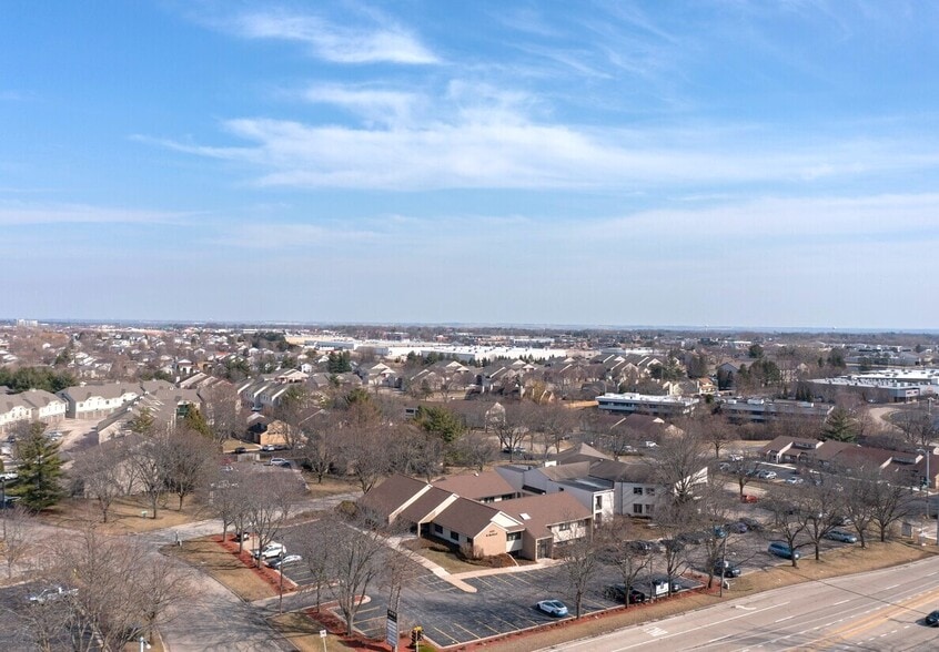 483 N Mulford St, Rockford, IL à louer - Photo du bâtiment - Image 3 de 4