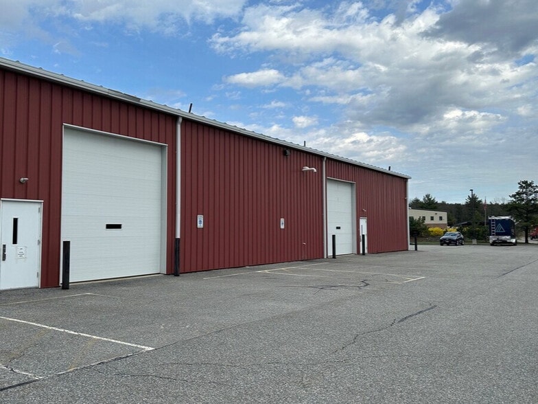 16 High St, Plainville, MA for lease - Building Photo - Image 3 of 9