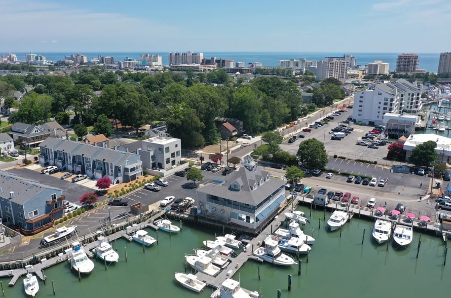 308 Mediterranean Ave, Virginia Beach, VA for lease - Building Photo - Image 1 of 22