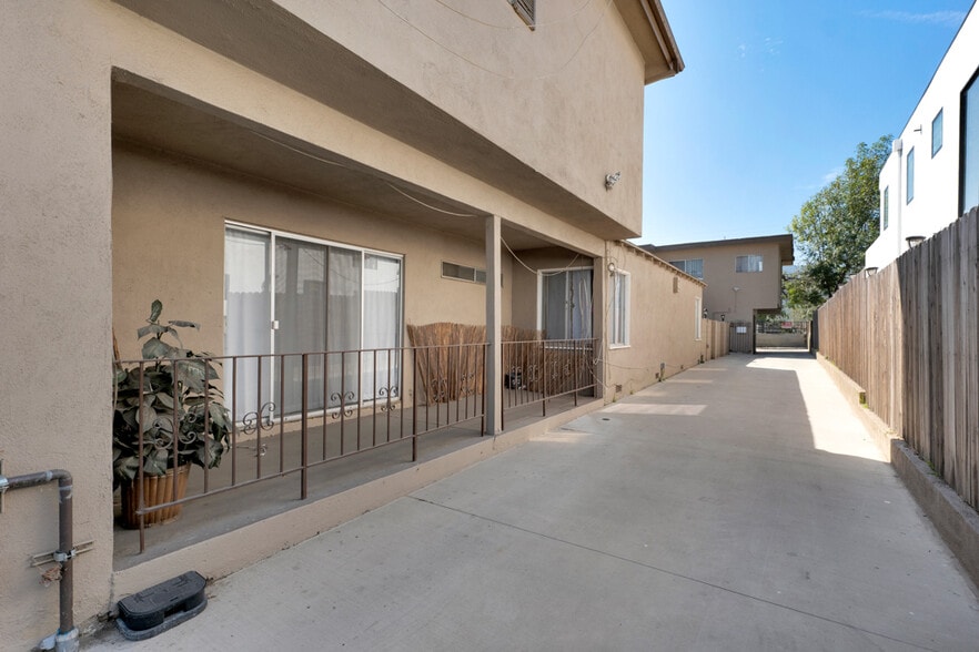 4316 Edenhurst Ave, Los Angeles, CA à vendre - Photo du bâtiment - Image 2 de 13