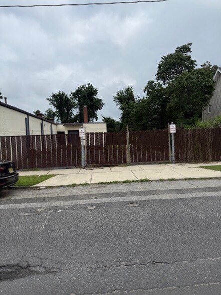 41 Polk St, Riverside, NJ à vendre - Photo du bâtiment - Image 2 de 12