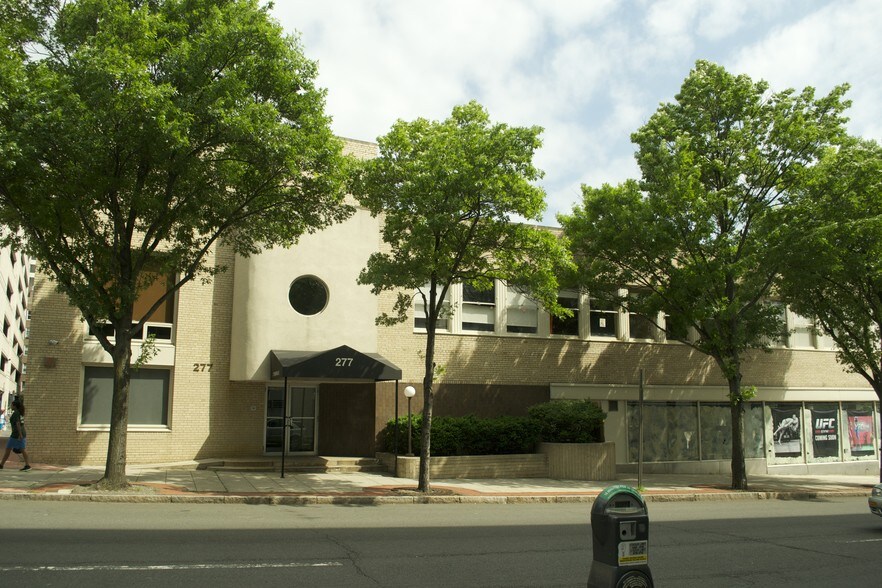 277 Martine Ave, White Plains, NY à louer - Photo du bâtiment - Image 3 de 8
