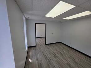 22783-22823 Heslip Dr, Novi, MI for lease Interior Photo- Image 2 of 4