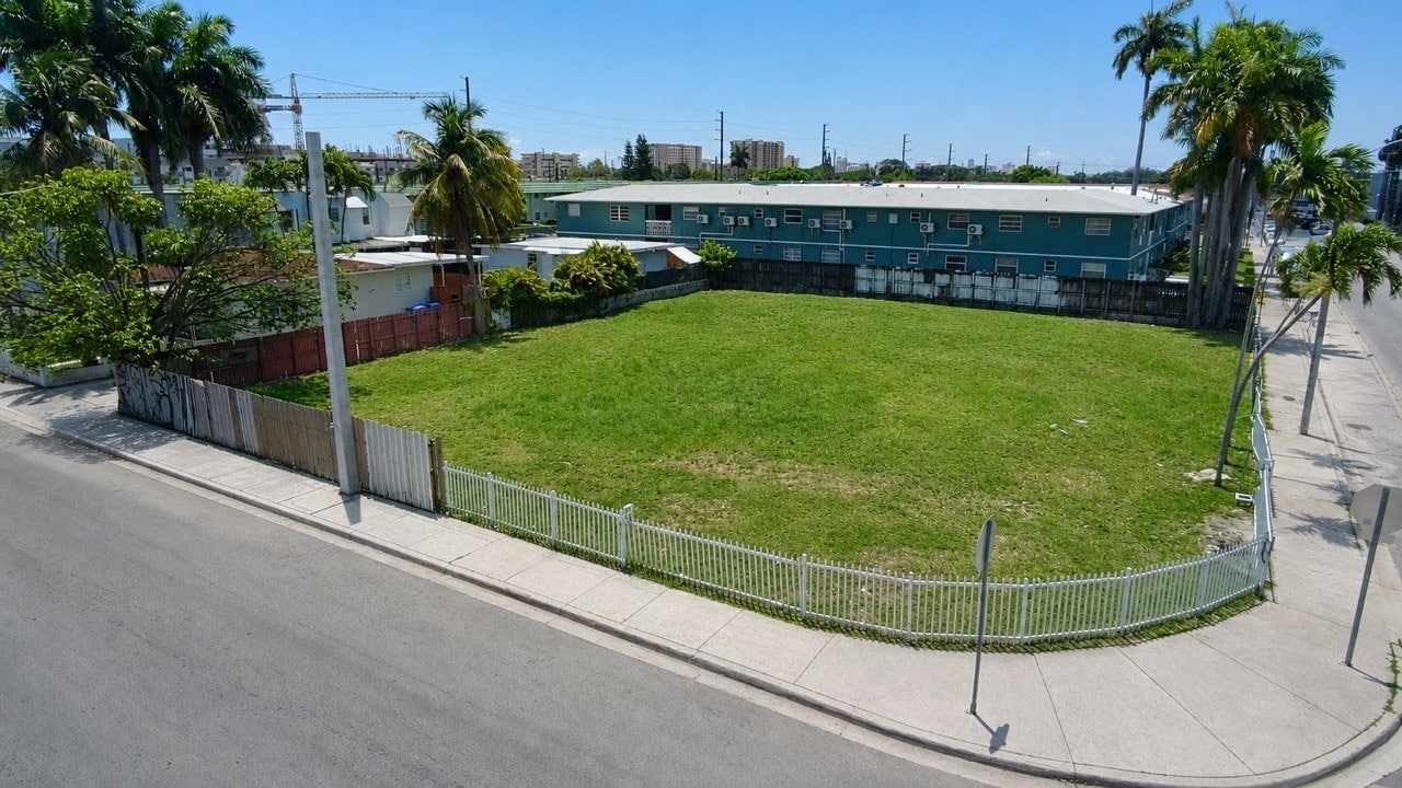 895 NW 45th Ave, Miami, FL à vendre Aérien- Image 1 de 4