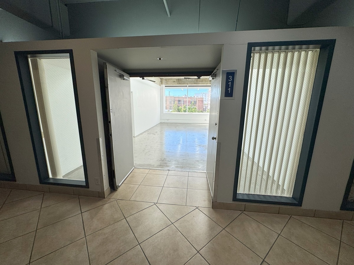 305 E 9th St, Los Angeles, CA à louer Photo intérieure- Image 1 de 6