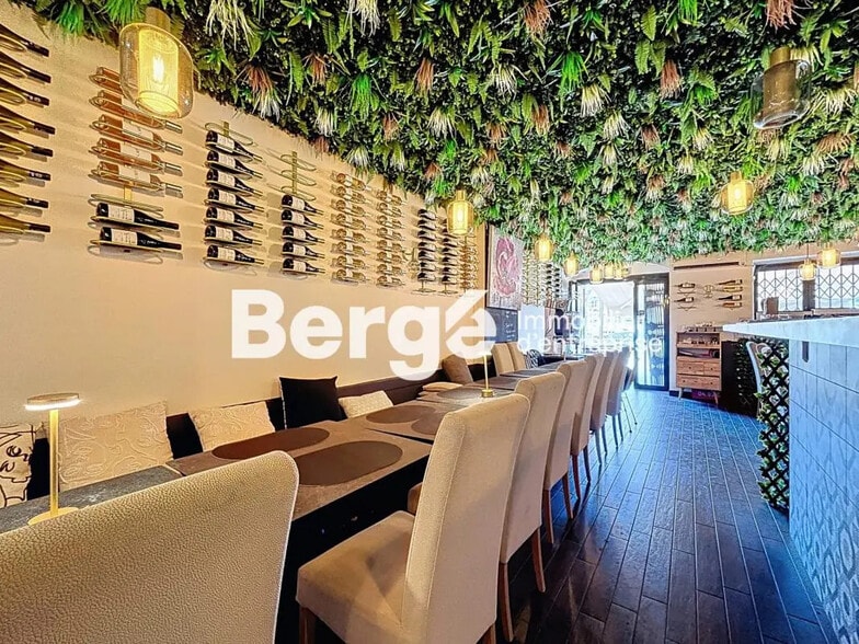 Retail in Nice for lease - Building Photo - Image 2 of 7