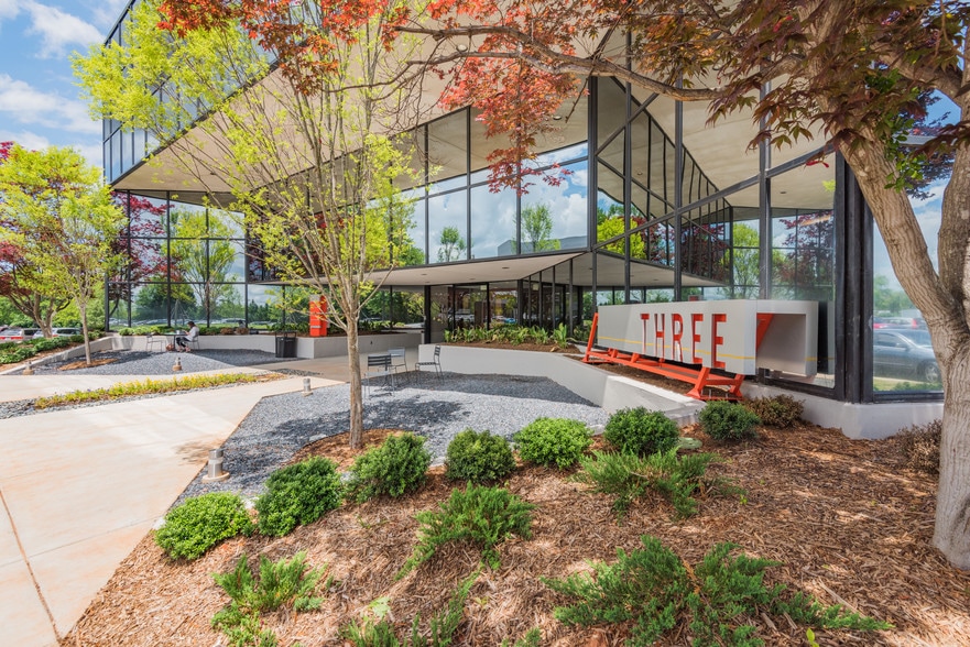 777 Lowndes Hill Rd, Greenville, SC for lease - Building Photo - Image 2 of 4