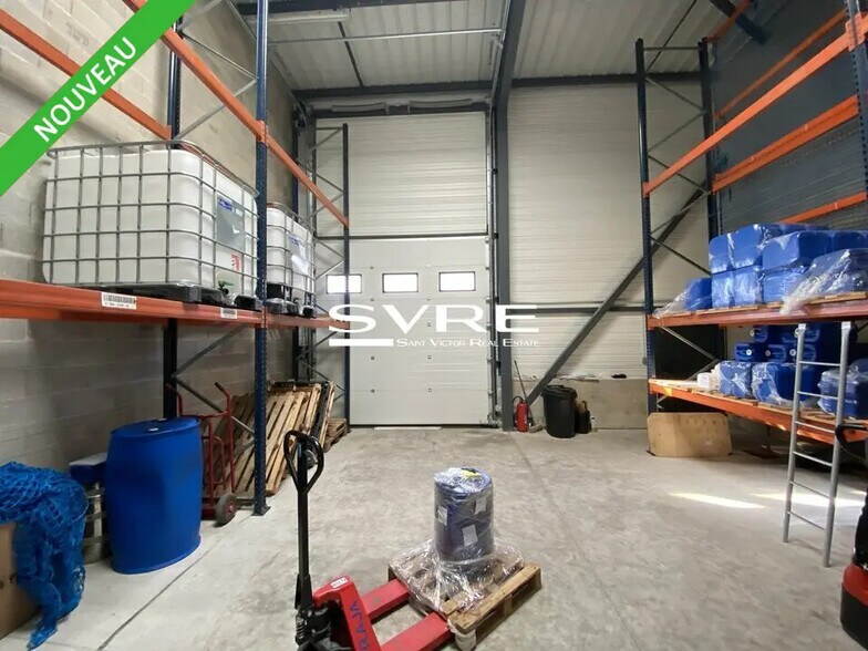 Office in Aubagne for lease - Interior Photo - Image 3 of 6