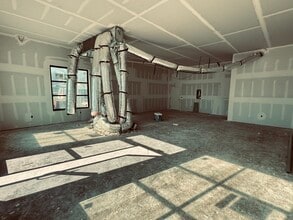 607 W Gray St, Norman, OK for lease Interior Photo- Image 1 of 1