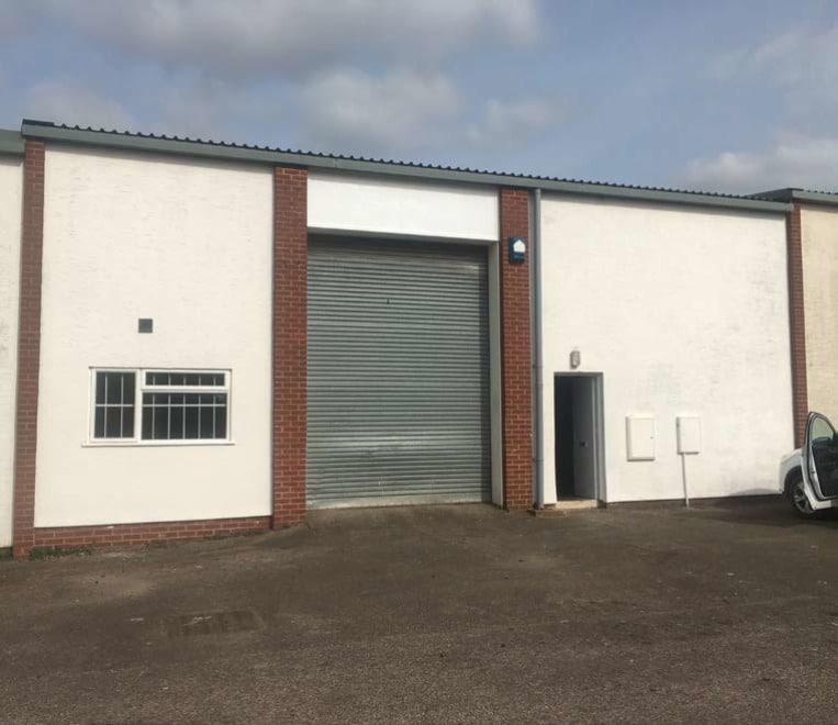 107 Summerway, Exeter for lease Primary Photo- Image 1 of 4