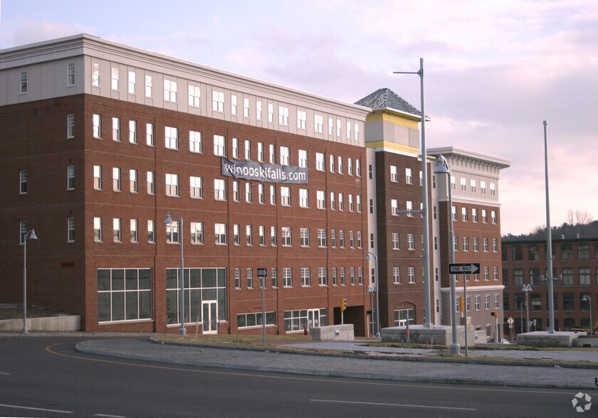 25 Winooski Falls Way, Winooski, VT à louer - Photo du bâtiment - Image 2 de 5