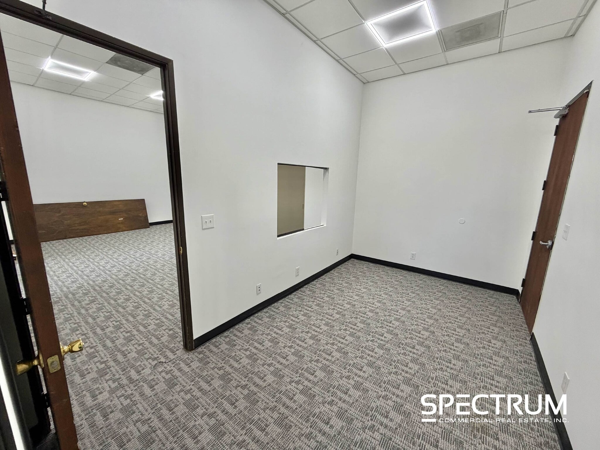 17609 Ventura Blvd, Encino, CA à louer Photo du bâtiment- Image 1 de 7