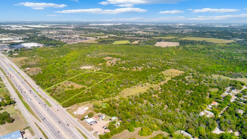630 S I-35 E, Lancaster, TX à vendre - Photo du bâtiment - Image 3 de 4