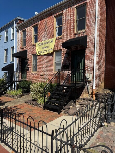 720 I St SE, Washington, DC à louer - Photo du bâtiment - Image 2 de 17