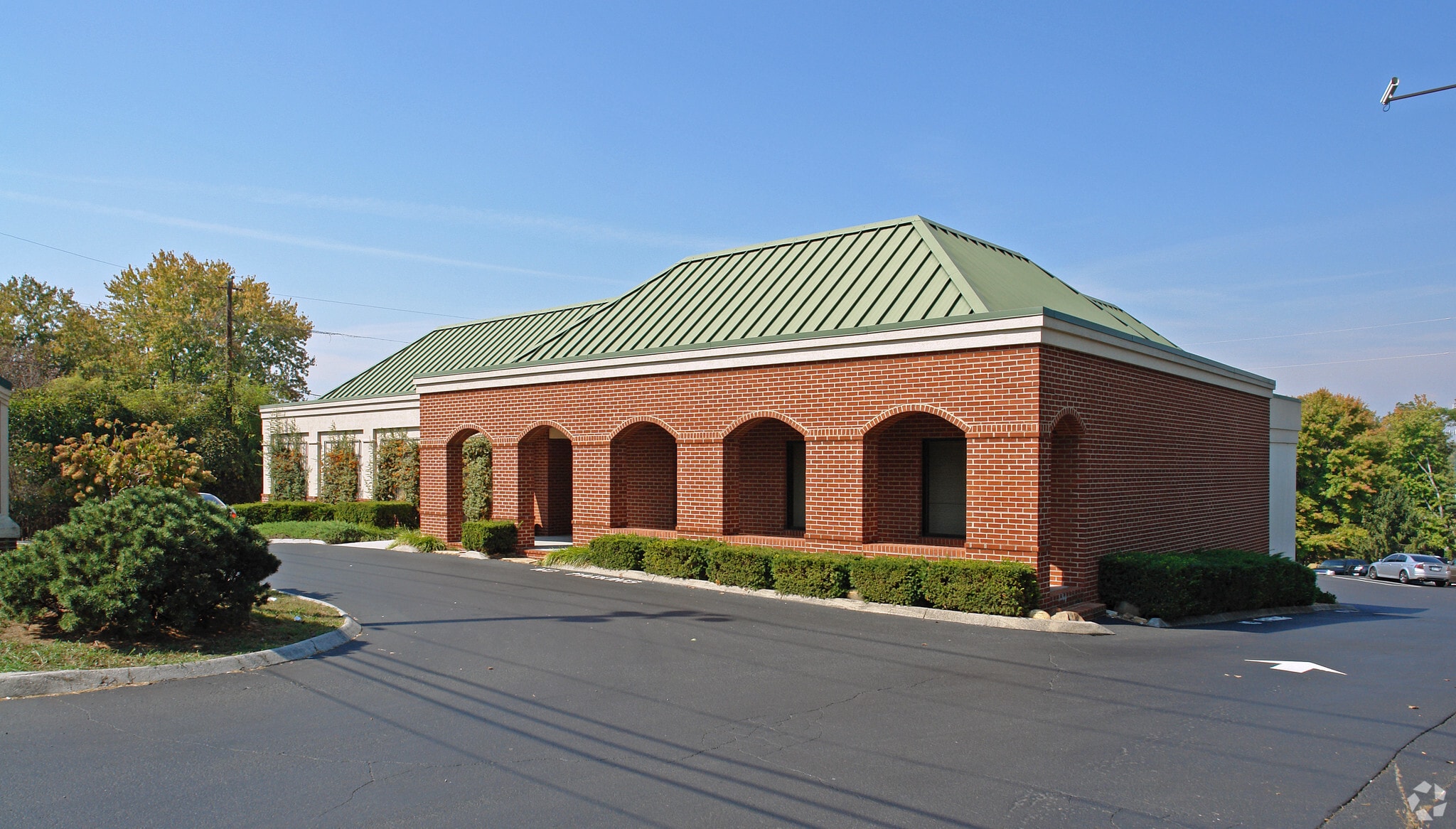 8609 Kingston Pike, Knoxville, TN for lease Primary Photo- Image 1 of 15
