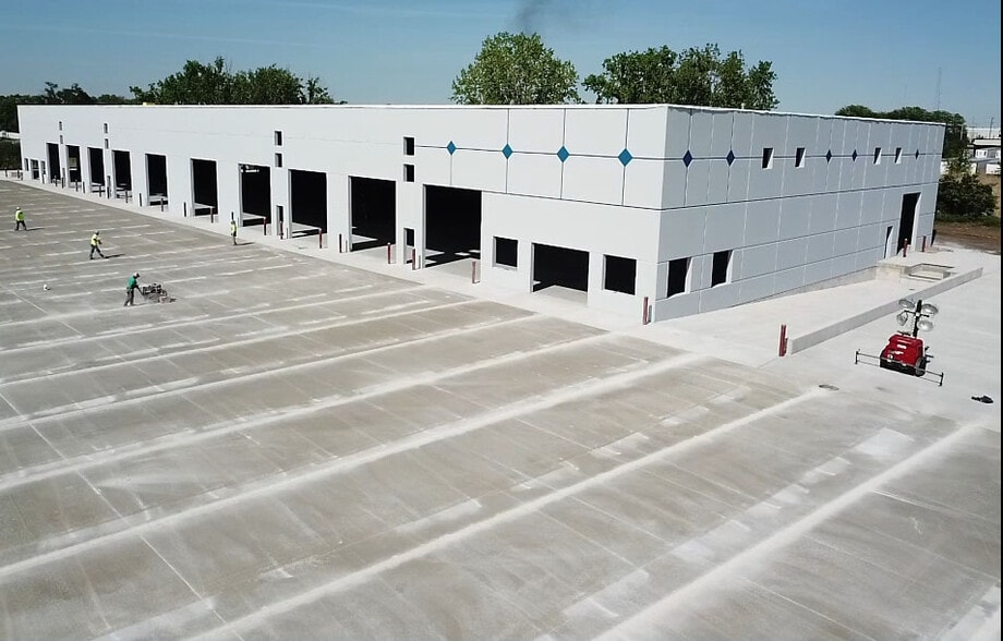 1720 Workers Ct, Joliet, IL for lease - Building Photo - Image 3 of 11