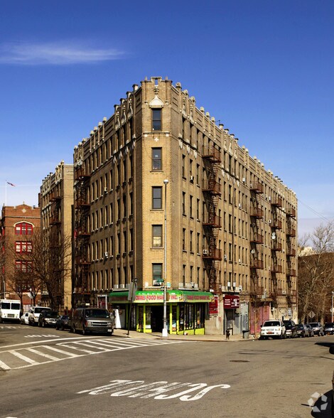 830 Stebbins, Bronx, NY à louer - Photo principale - Image 1 de 2