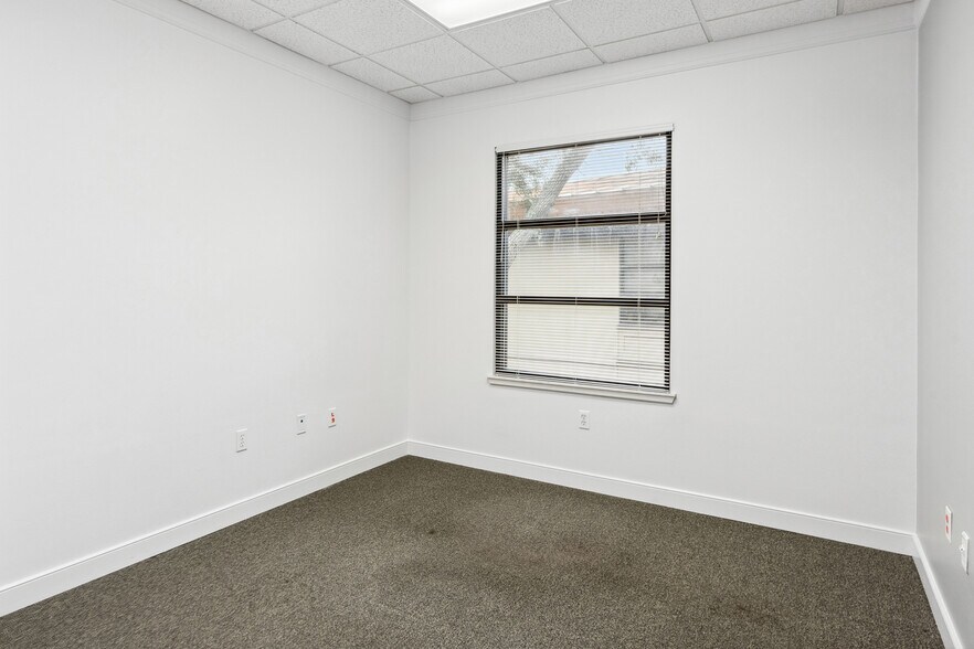 1140 Eglin Pky, Shalimar, FL à louer - Photo du bâtiment - Image 2 de 48