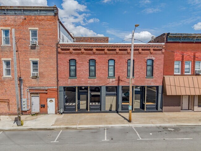 More details for 6 S Division St, Du Quoin, IL - Retail for Sale