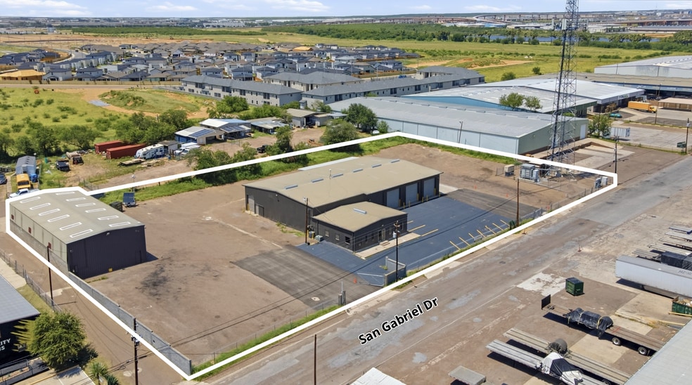 8210 San Gabriel Dr, Laredo, TX for lease - Building Photo - Image 1 of 23