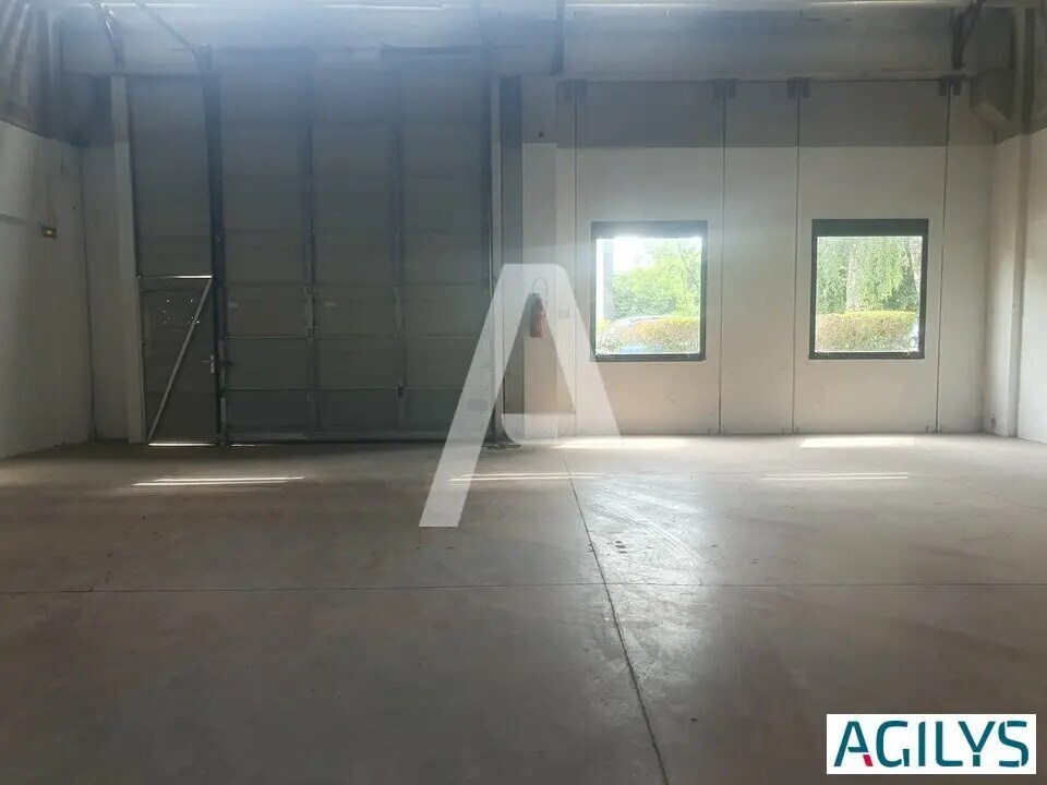 Flex in Lognes for lease Interior Photo- Image 1 of 6