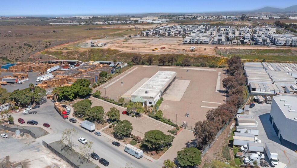 6930 Cactus Ct, San Diego, CA à louer - Photo du bâtiment - Image 3 de 5