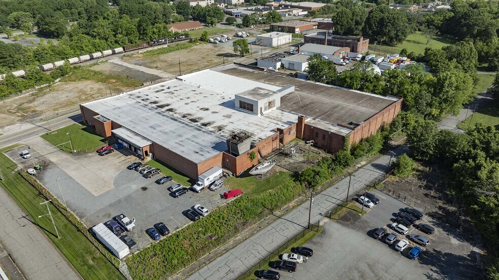 1103 S Elm St, Greensboro, NC à vendre - Photo du bâtiment - Image 2 de 9