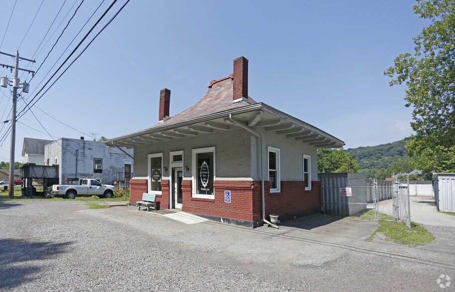 620 Hill St, Manorville, PA à vendre - Photo du bâtiment - Image 2 de 2