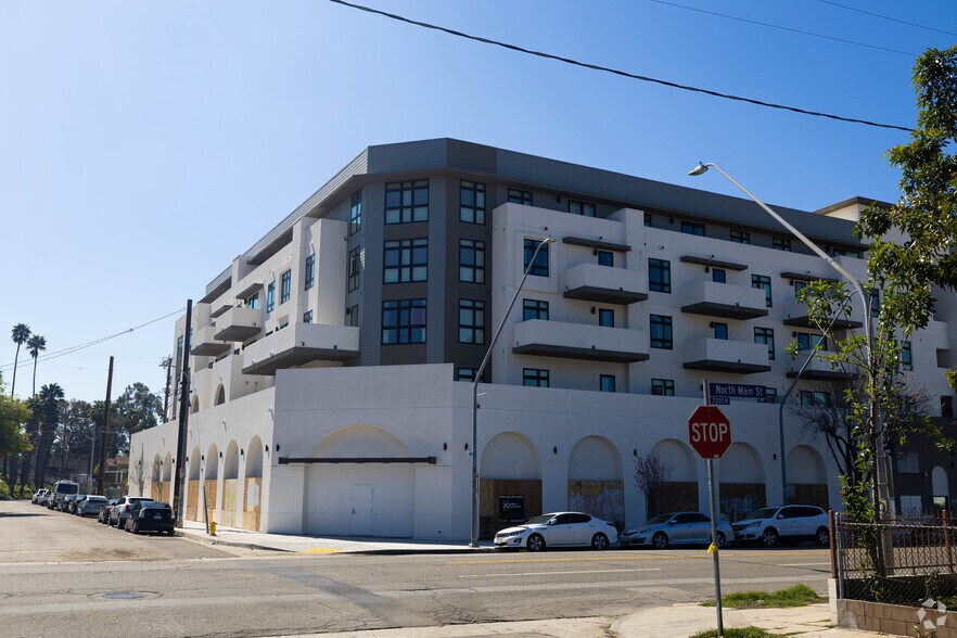1829 N Hancock St, Los Angeles, CA for lease - Primary Photo - Image 1 of 4