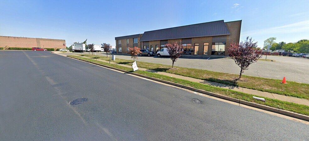 7653-7659 Fullerton Rd, Springfield, VA for lease - Building Photo - Image 2 of 7