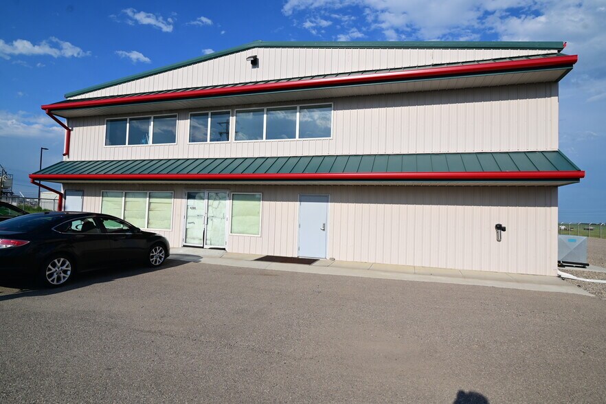 4264 E 3rd St, Claresholm, AB for sale - Building Photo - Image 1 of 1