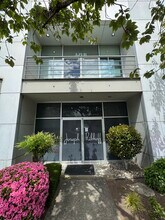 1737 W 3rd Ave, Vancouver, BC à louer Photo du bâtiment- Image 1 de 7