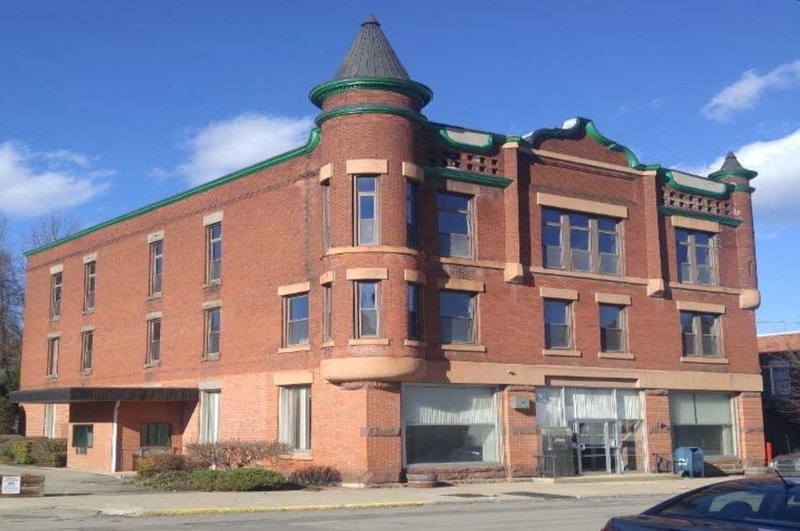 105 Front St, Deposit, NY à vendre - Photo du bâtiment - Image 2 de 6