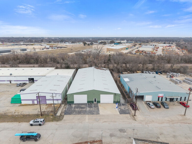 5909 Eden Dr, Haltom City, TX for sale - Building Photo - Image 2 of 10