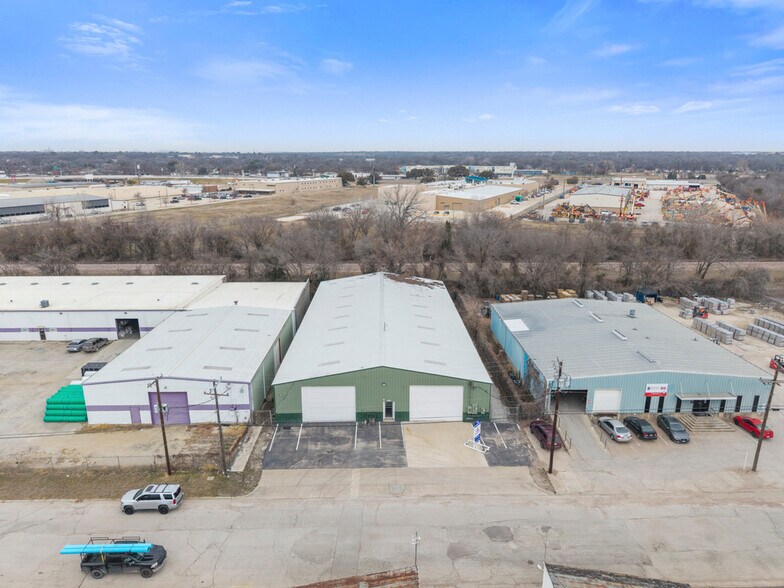 5909 Eden Dr, Haltom City, TX à vendre - Photo du bâtiment - Image 2 de 10