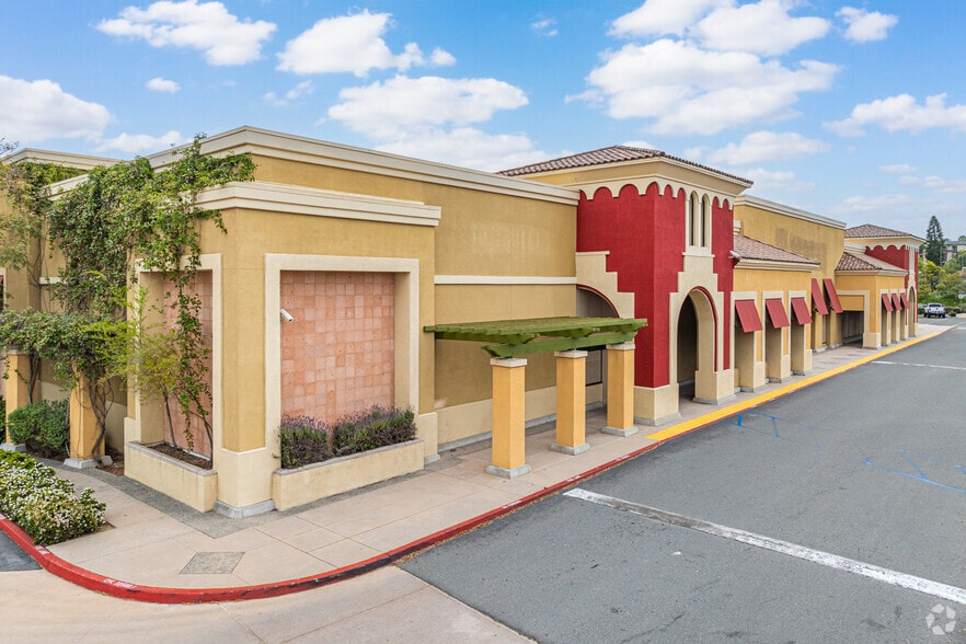 2310 Proctor Valley Rd, Chula Vista, CA à vendre - Photo du bâtiment - Image 2 de 4