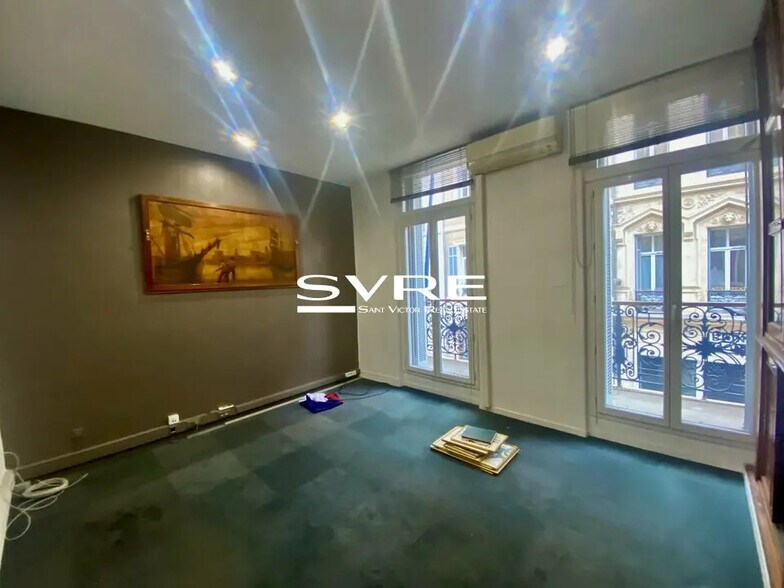 Office in Marseille for lease - Interior Photo - Image 2 of 9