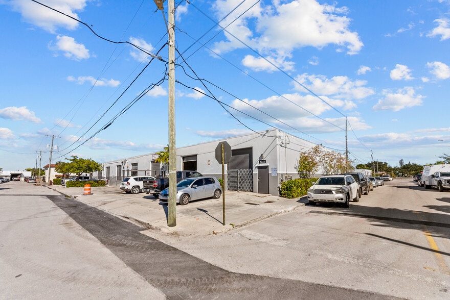 1318-1322 S J St, Lake Worth, FL for lease - Building Photo - Image 3 of 4