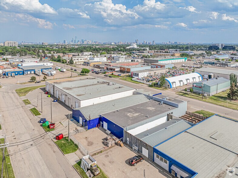 14528 115th Ave NW, Edmonton, AB à louer - Aérien - Image 3 de 6