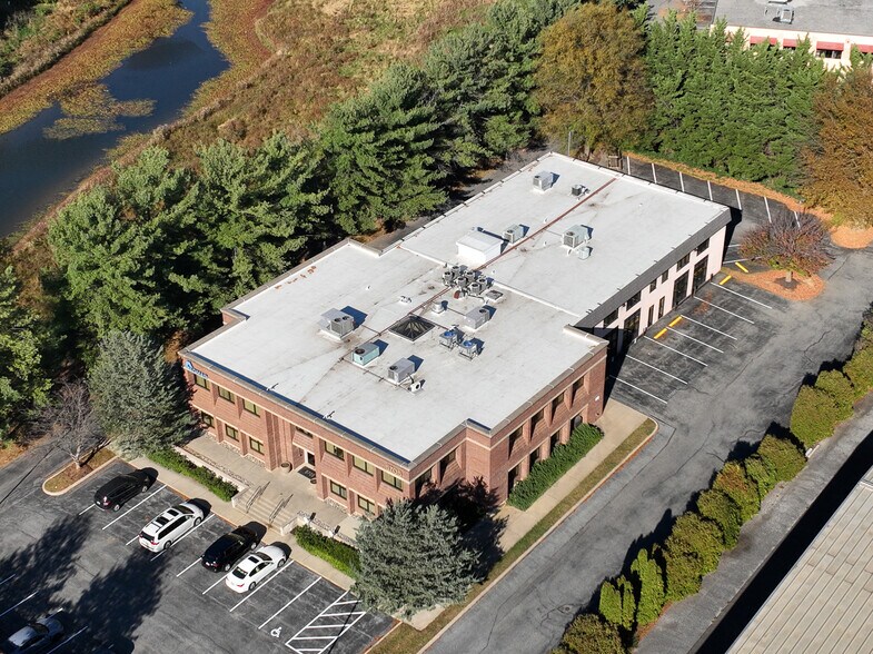 5705 Industry Ln, Frederick, MD à vendre - Photo du bâtiment - Image 2 de 8