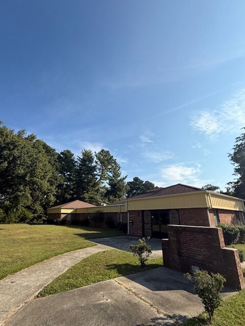 Plus de détails pour 1329 Kimery Dr, High Point, NC - Spécialité à vendre