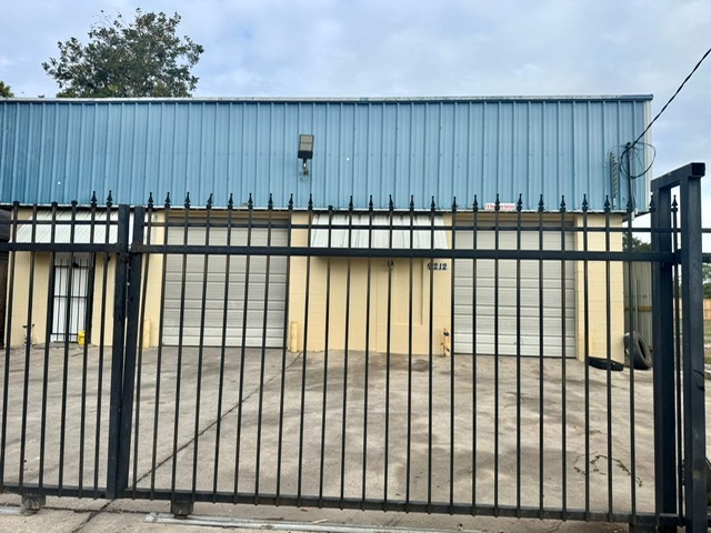 9212 Kingsville St, Houston, TX for lease - Building Photo - Image 2 of 11