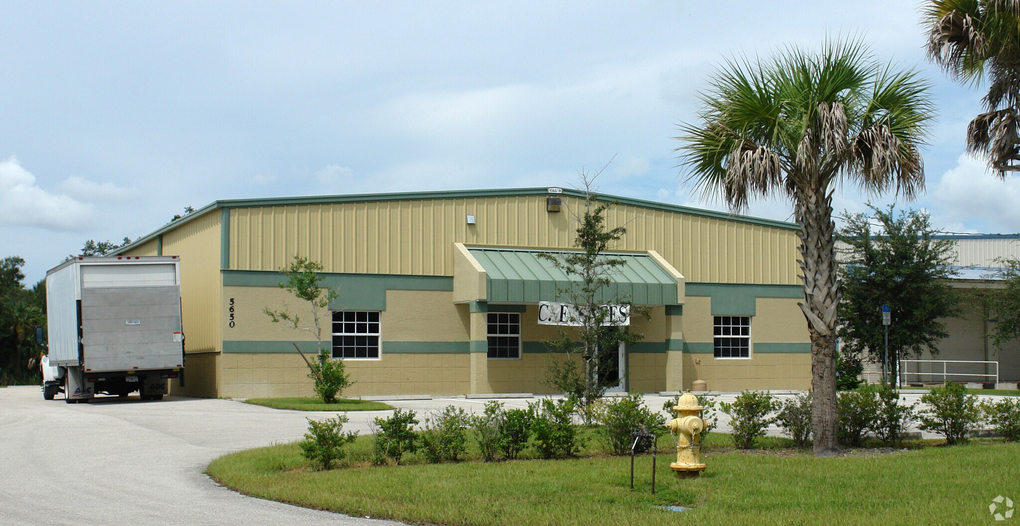 5650 ZIP Dr, Fort Myers, FL à vendre Photo du bâtiment- Image 1 de 1