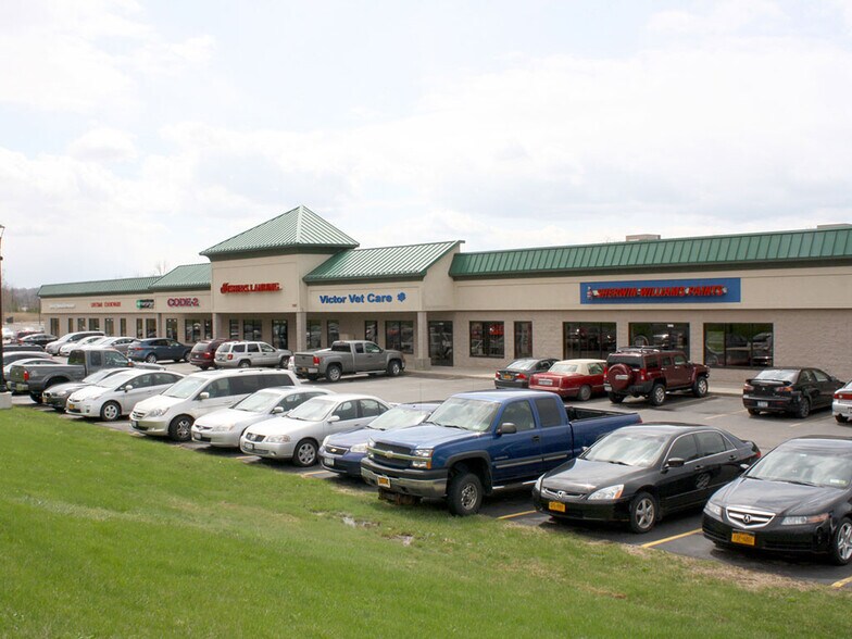 7387 Route 96, Victor, NY à louer - Photo du bâtiment - Image 2 de 4