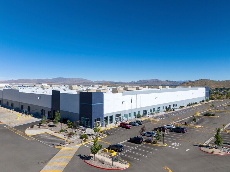 8000 N Virginia St, Reno, NV à louer - Photo du bâtiment - Image 2 de 10