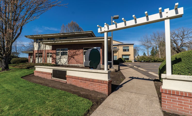 939 Willagillespie Rd, Eugene, OR for lease - Building Photo - Image 3 of 9