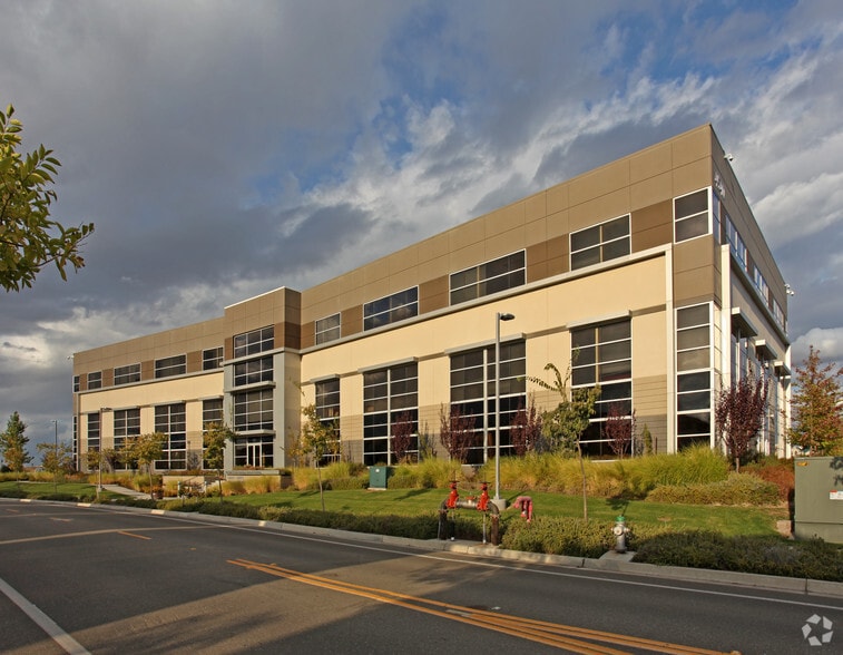 4540 Duckhorn Dr, Sacramento, CA for lease - Building Photo - Image 2 of 8