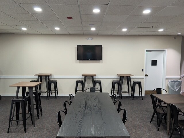 1070 Portion Rd, Farmingville, NY à louer - Photo du bâtiment - Image 2 de 17